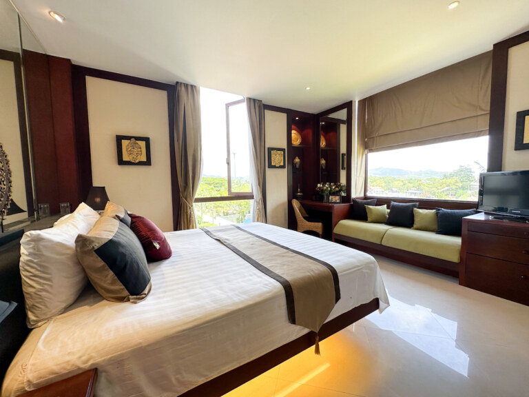 2 Bedroom Apartment · Pool View · Unit 006