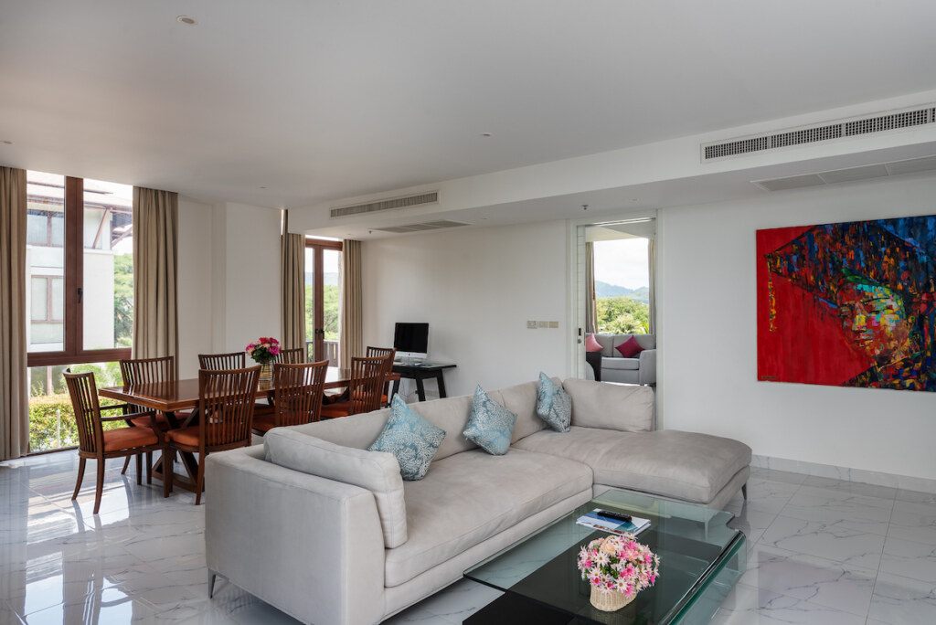 2 Bedroom Apartment · Pool View · Unit 023
