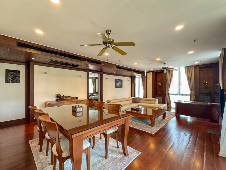 3 Bedroom Apartment · Pool & Marina View · Unit 018