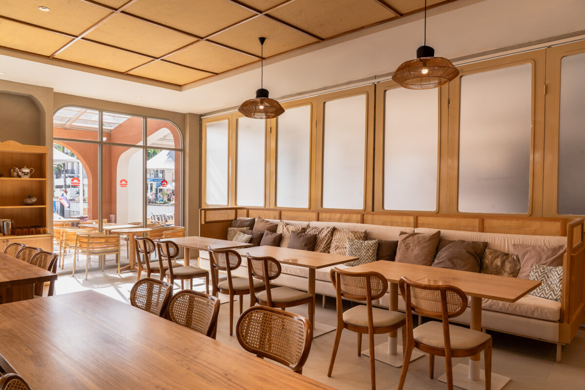 Counter and coffee bar at SOLAVITA, Royal Phuket Marina